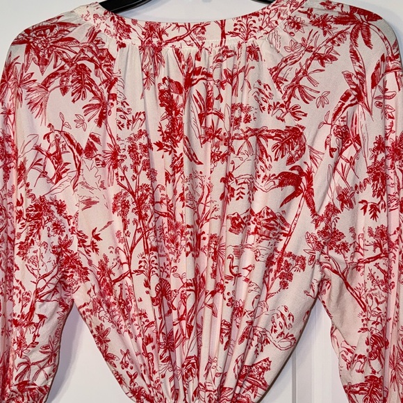 H&M DRESS! Ivory and Red color. Size Medium. Great condition. Drawstring sides. - Picture 10 of 11